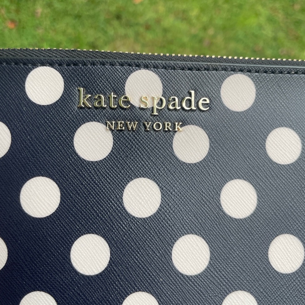 Kate Spade Black polka Dot Women's Lg wristlet NWT